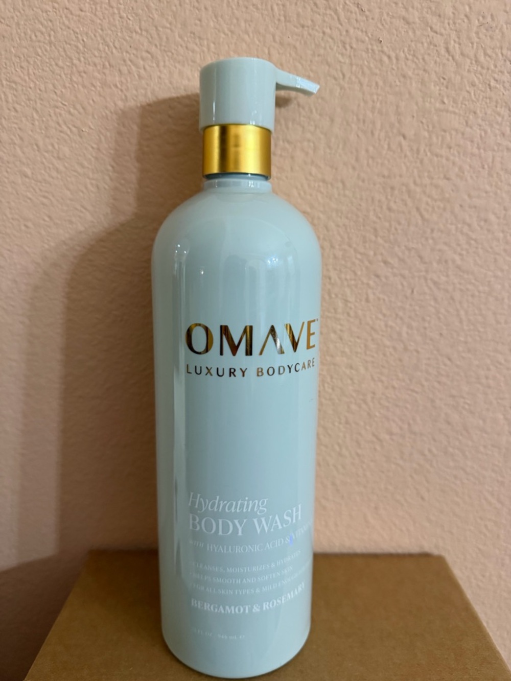 Omave Luxury Body Care, Hydrating Body Wash - Bergamot & Rosemary, 946mL